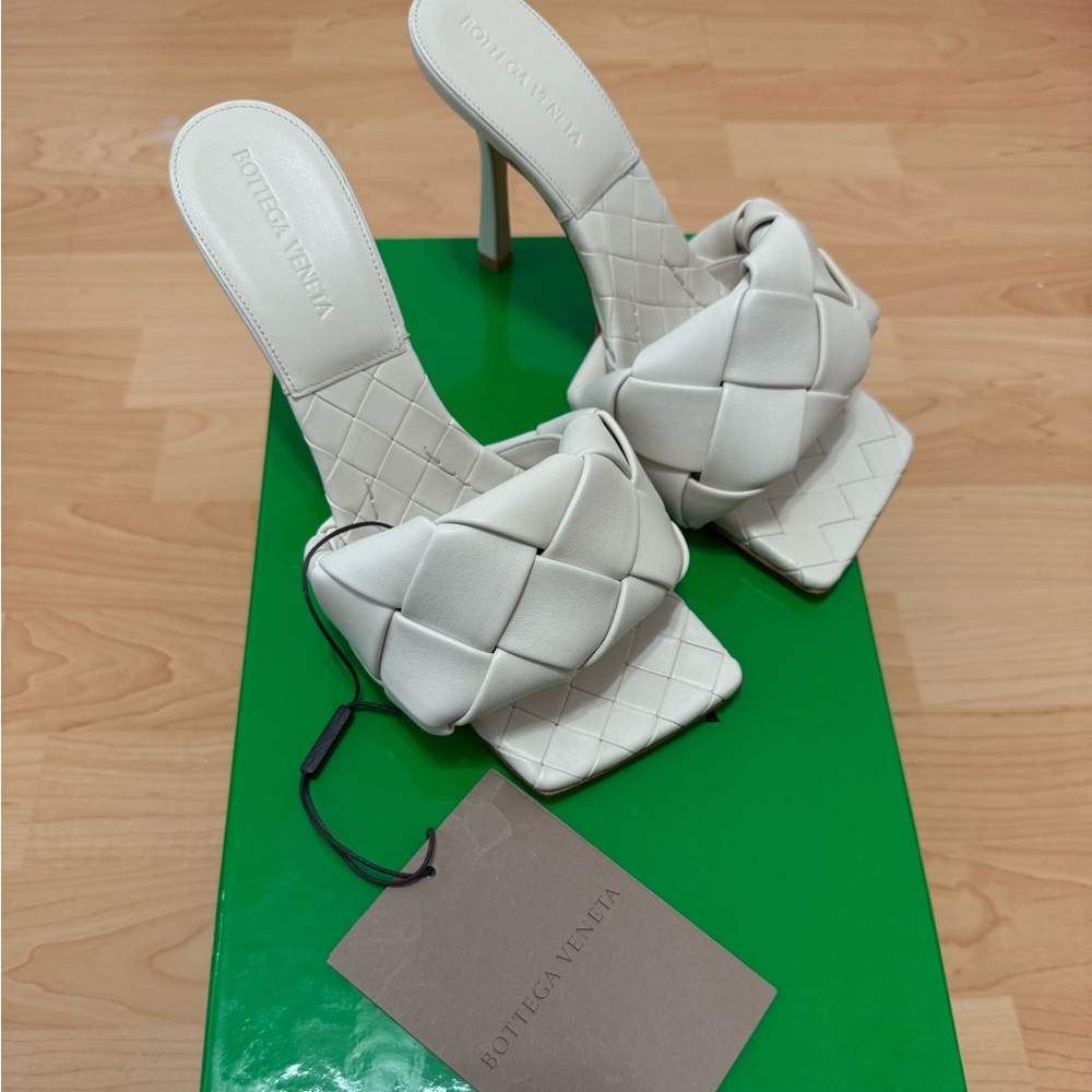 Bottega Veneta White Quilted Women's Heels